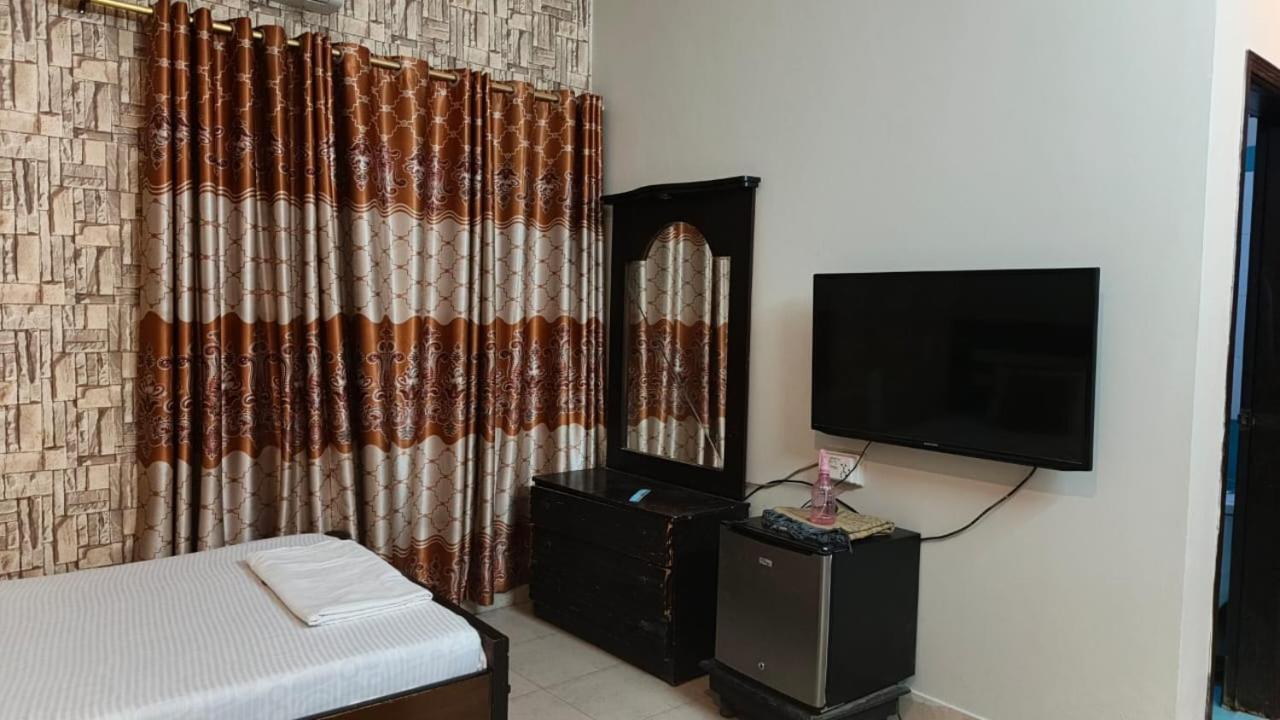 היידראבאד Al Raheem Guest House מראה חיצוני תמונה